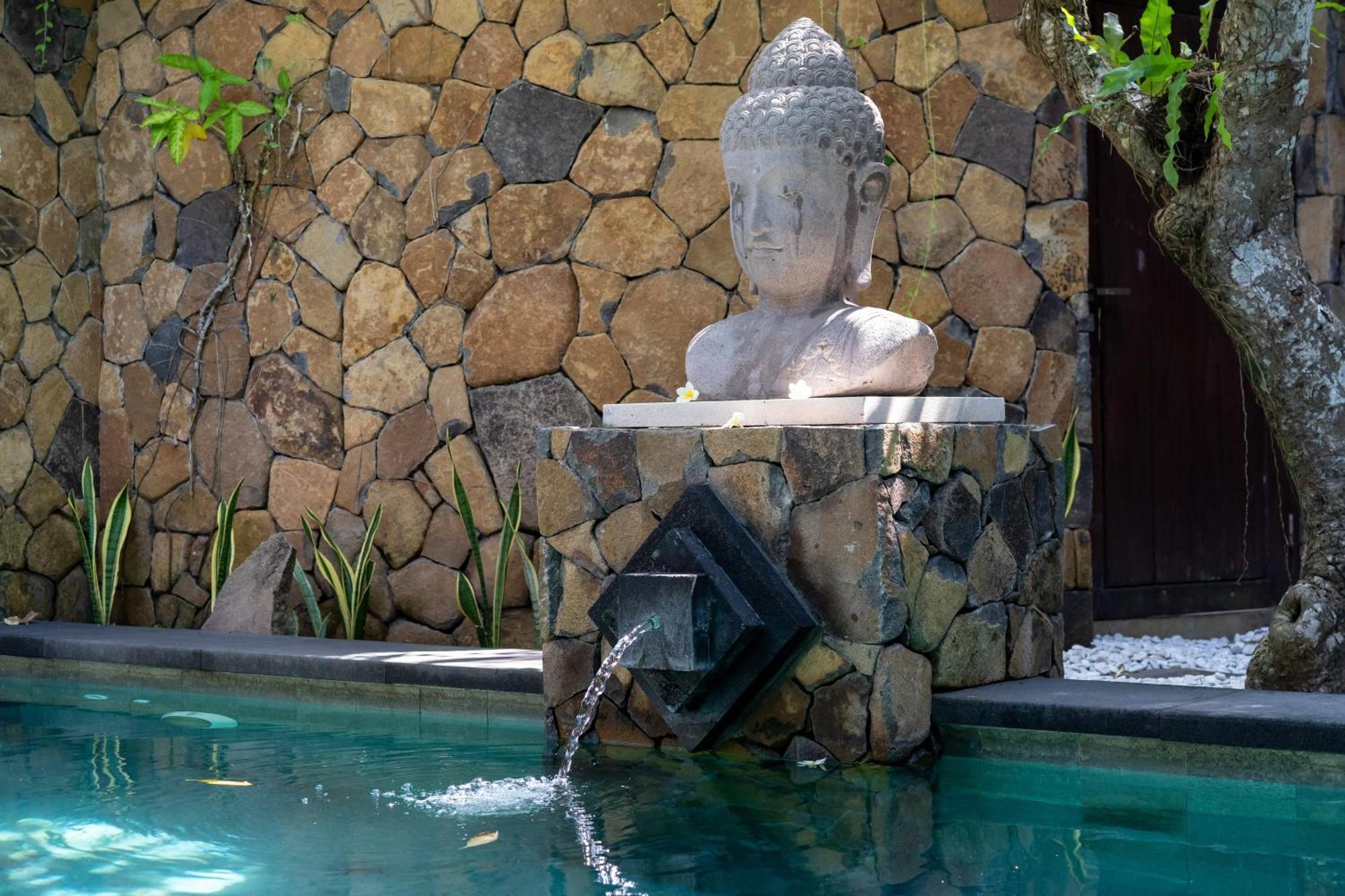 Shunyata Villas Bali Seraya Buitenkant foto