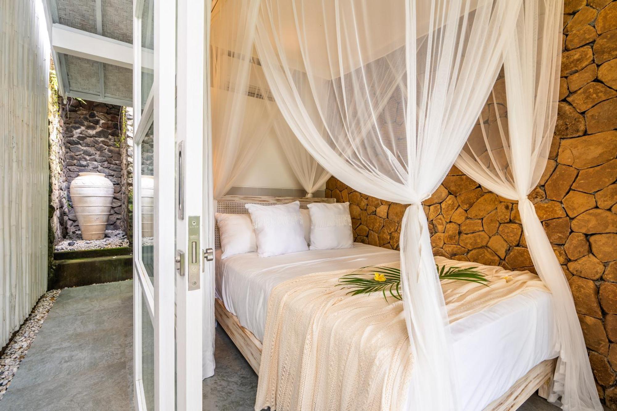 Shunyata Villas Bali Seraya Buitenkant foto